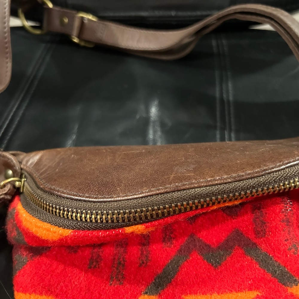 Pendleton Brown And Red Patterned Cowhide Leather… - image 4